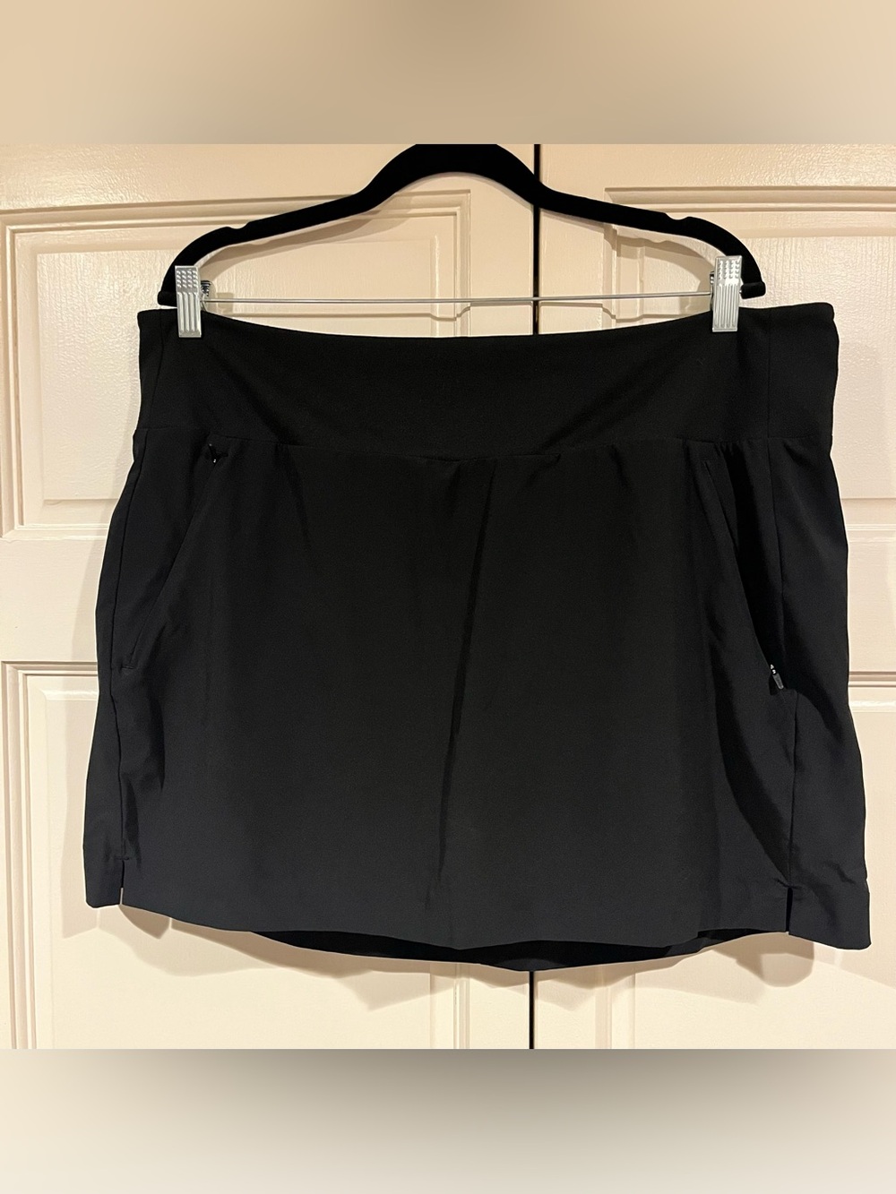 Athleta Black SoHo Skort - Size 18 - Zip Pockets